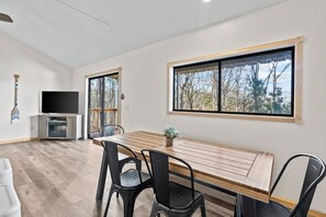 Dining - Keowee Cove Dock & Lake Views! (Seneca)