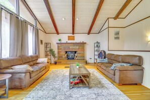 スマートテレビ、暖炉、テレビゲーム