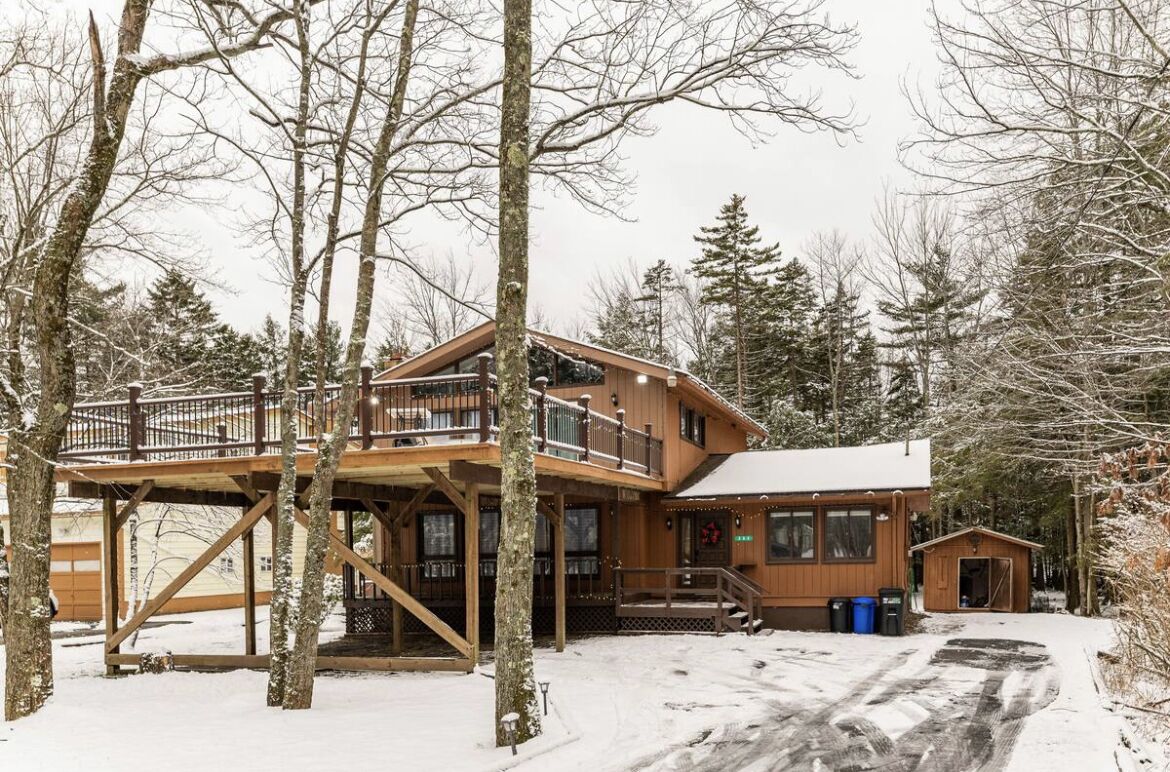 House with outside Sauna and Hot tube