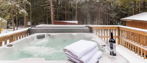 Bañera de hidromasaje al aire libre
