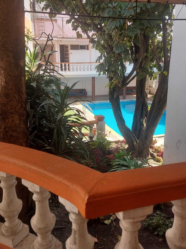 Outdoor pool - Hotel Las Palmas (Cuernavaca)