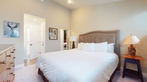 2 bedrooms, free WiFi - Summit #92 3 Bedroom Condo by RedAwning (Mammoth Lakes)