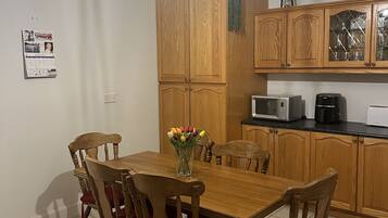 Cottage | Dining