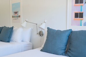 3 bedrooms, desk, iron/ironing board, travel crib - Private Heated Pool & Spa |Designer |By the Beach (Tequesta)