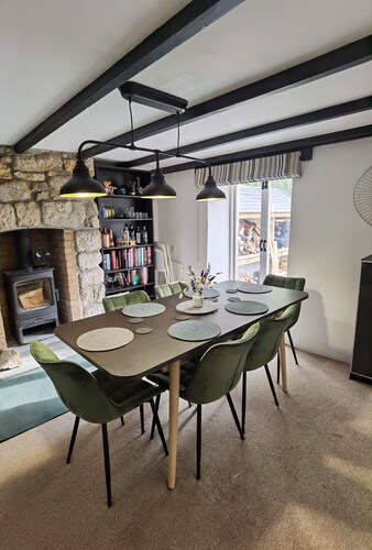 Character cottage in centre of Cornwall with sun trap garden