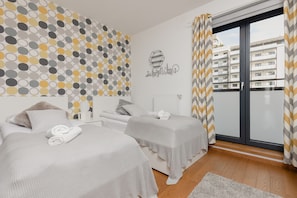 2 slaapkamers, babybedden (toeslag), beddengoed