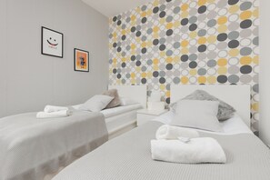 2 bedrooms, cribs/infant beds, bed sheets - Lux Jana Kazimierza by Renters Prestige (Warsaw)