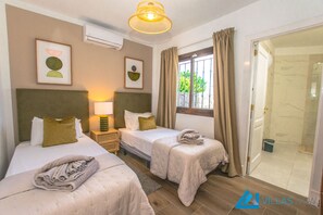 4 soveværelser, pengeskab på værelset, strygejern/strygebræt