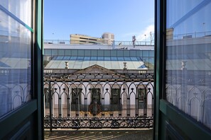 Desk, free WiFi - FLH Downtown GuestHouse (Porto)