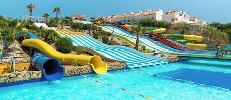 Aqua centre. Hotel Velis