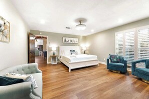 5 habitaciones, tabla de planchar con plancha y wifi gratis 