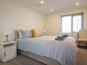 2 bedrooms, individually decorated, individually furnished, free WiFi
