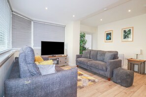 Cottage | Living area