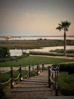 Property grounds - Romantic/Minimalist flat-10 minutes from the beach (Fuseta)