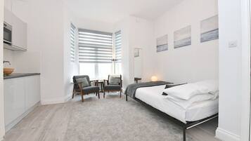 1 bedroom, desk, travel cot, WiFi