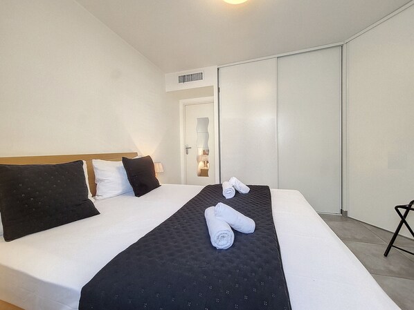 1 Schlafzimmer, Bügeleisen/Bügelbrett