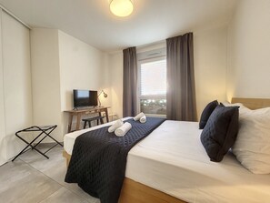1 bedroom, iron/ironing board