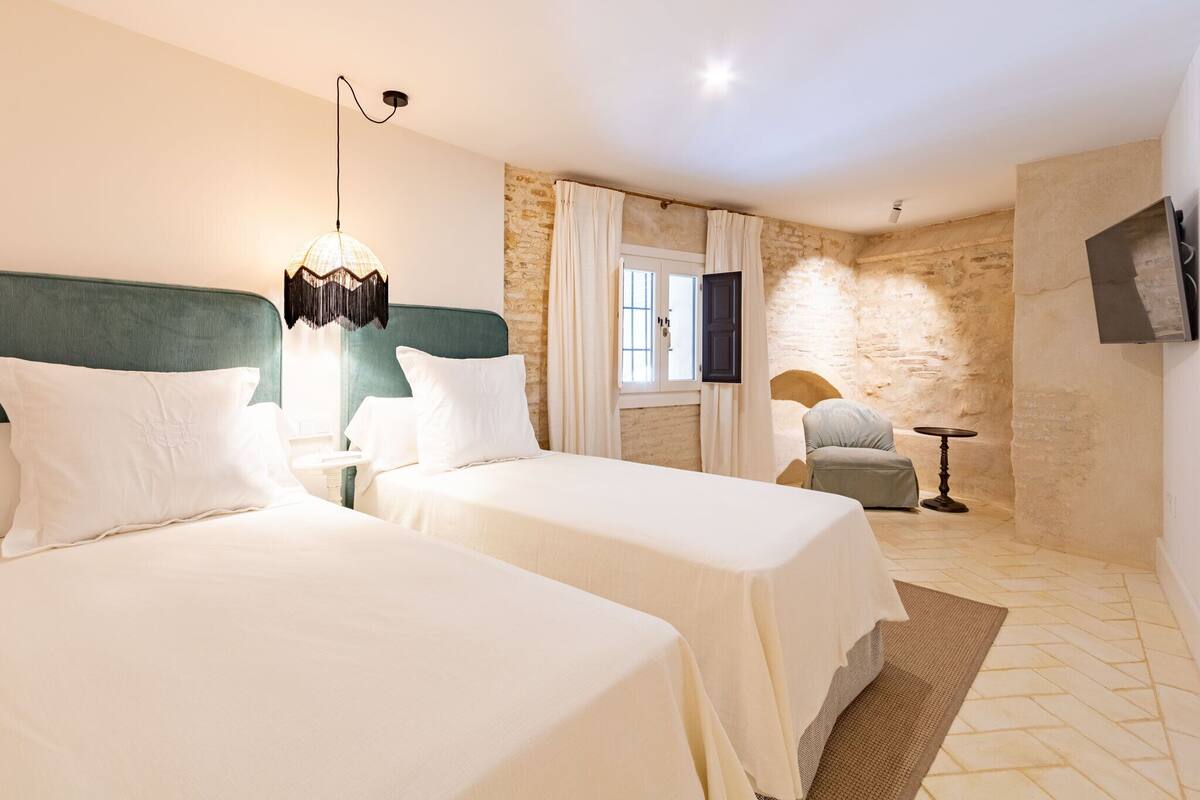 Ropa de cama hipoalergénica, cubrecamas y artículos del minibar gratis 