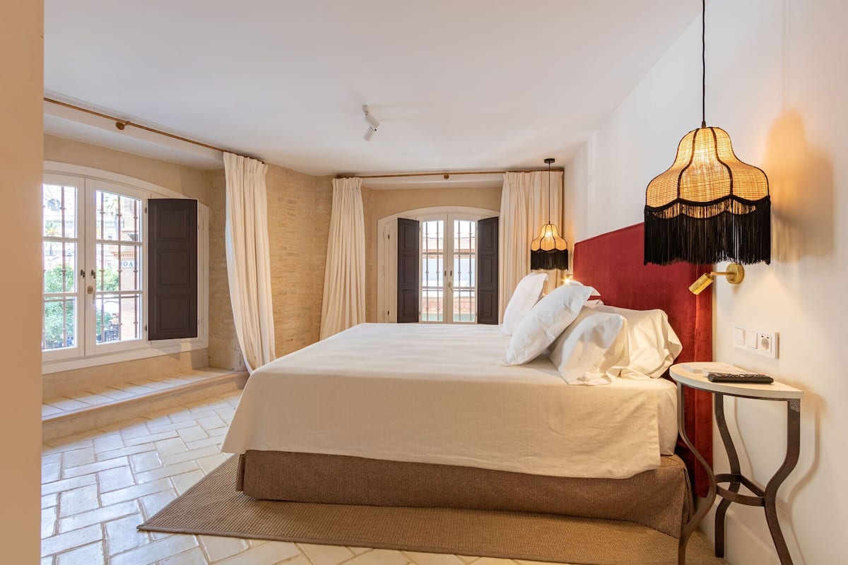 City Apartment | 2 bedrooms, hypo-allergenic bedding, down comforters, free minibar items