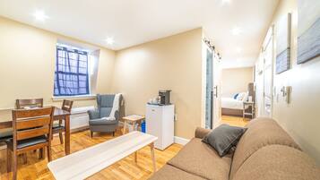 Standard Suite | Free WiFi, bed sheets