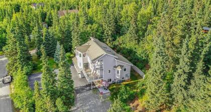 Wind Song Retreat - Private Apartment on the Anchorage Hillside!
