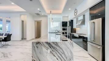 Microwave, dishwasher