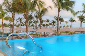 Outdoor pool, a heated pool - Garza Blanca Cancun - Luxury 2-Bed Suite (Isla Mujeres)