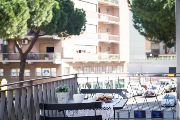 Comfort Apartment | Terrace/patio - GREGORY BIG FAMILY (Rome)
