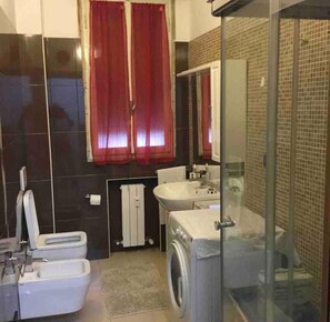 Shower, towels