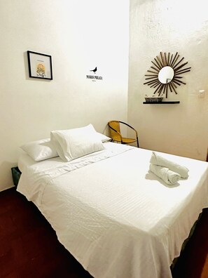 7 bedrooms, free WiFi, bed sheets, wheelchair access - Maria Mulata Hostel (Santa Marta)