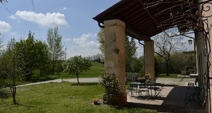 Beautiful apartment surrounded by greenery a stone's throw from the mountains