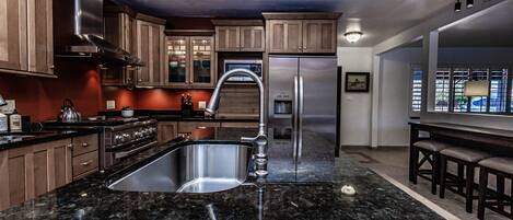 電子レンジ、オーブン、コンロ、食器洗い機