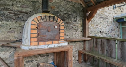 Lower Treginnis Farm
