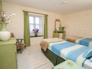 10 quartos, individualmente decorados, individualmente mobiliados