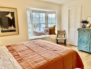 3 Schlafzimmer, Schreibtisch, Bügeleisen/Bügelbrett, Reisekinderbett