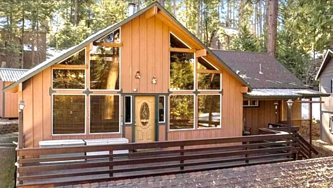 Mi Wuk Village Hideaway ~ Pet Friendly ~ Fast WiFi ~ EV Charger