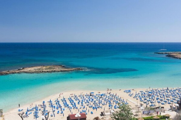Beach - Tsokkos Beach Hotel (Paralimni)
