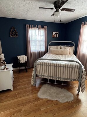 4 bedrooms, iron/ironing board, travel crib, WiFi (free)