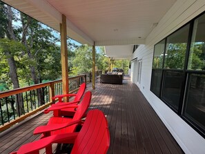 Property grounds - Lakefront, minimal steps to water. Large private dock, Chef's kitchen (Speedwell)