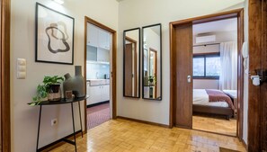 2 habitaciones, tabla de planchar con plancha y wifi gratis 