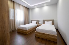 2 chambres, fer et planche à repasser, Wi-Fi gratuit, draps fournis