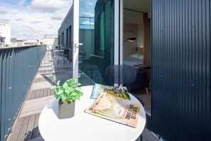 Top floor suite with balcony | Terrace/patio - Finestate Coliving Mairie d'Issy  (Issy-les-Moulineaux)
