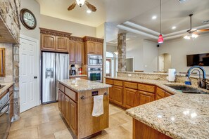 Refrigerador, microondas, parrilla de estufa y lavavajillas 