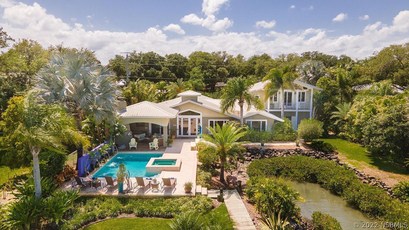 Relaxing Riverside Getaway -- 2 minutes from the beach!