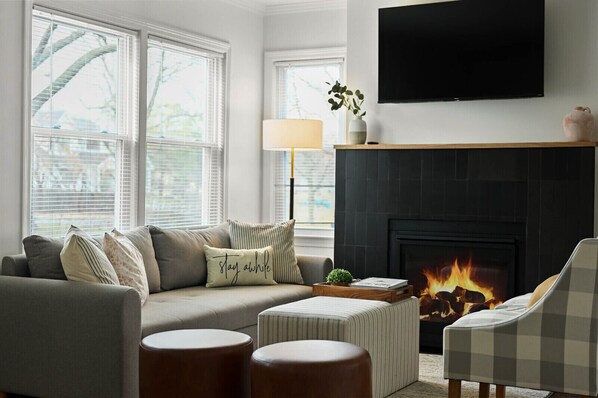 Smart TV, fireplace, foosball - Modern Prairie Village Home - Minutes from parks, shopping, dining (Prairie Village)