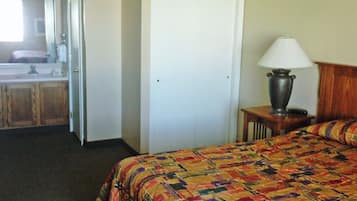 1 bedroom, free WiFi, bed sheets