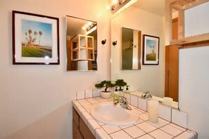 Bathroom - 5 Star Upscale Unit Near Canyon Lodge (Mammoth Lakes)