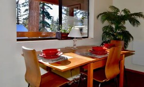 Dining - 5 Star Upscale Unit Near Canyon Lodge (Mammoth Lakes)
