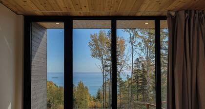Luxurious & cozy villa located in Charlevoix, facing the St-Lawrence River
