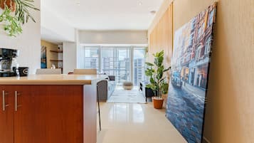 Apartment, City View | Private kitchen | Microwave, oven, toaster, blender